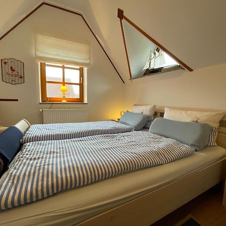 Ferienhaus Henny: 6 Geh-Minuten Vom Hafen. Privater Garten Jemgum Exterior photo